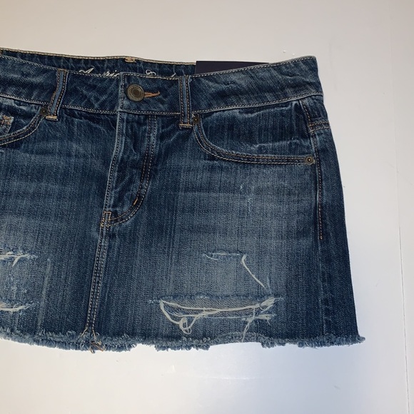 🆕 American Eagle Outfitters Distressed Blue Jean Mini Skirt - Women’s Size 4 - Picture 8 of 8